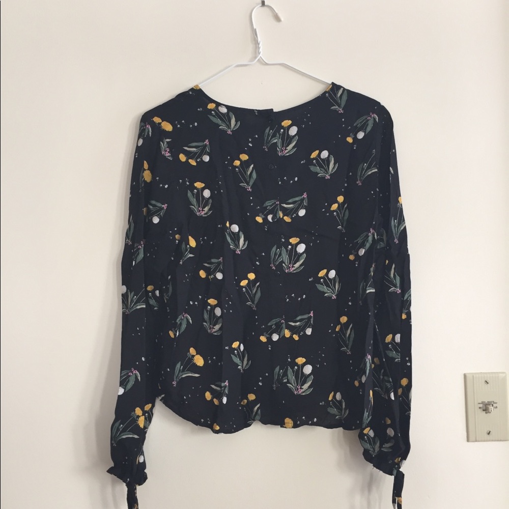 H&M Top - Picture 3 of 3